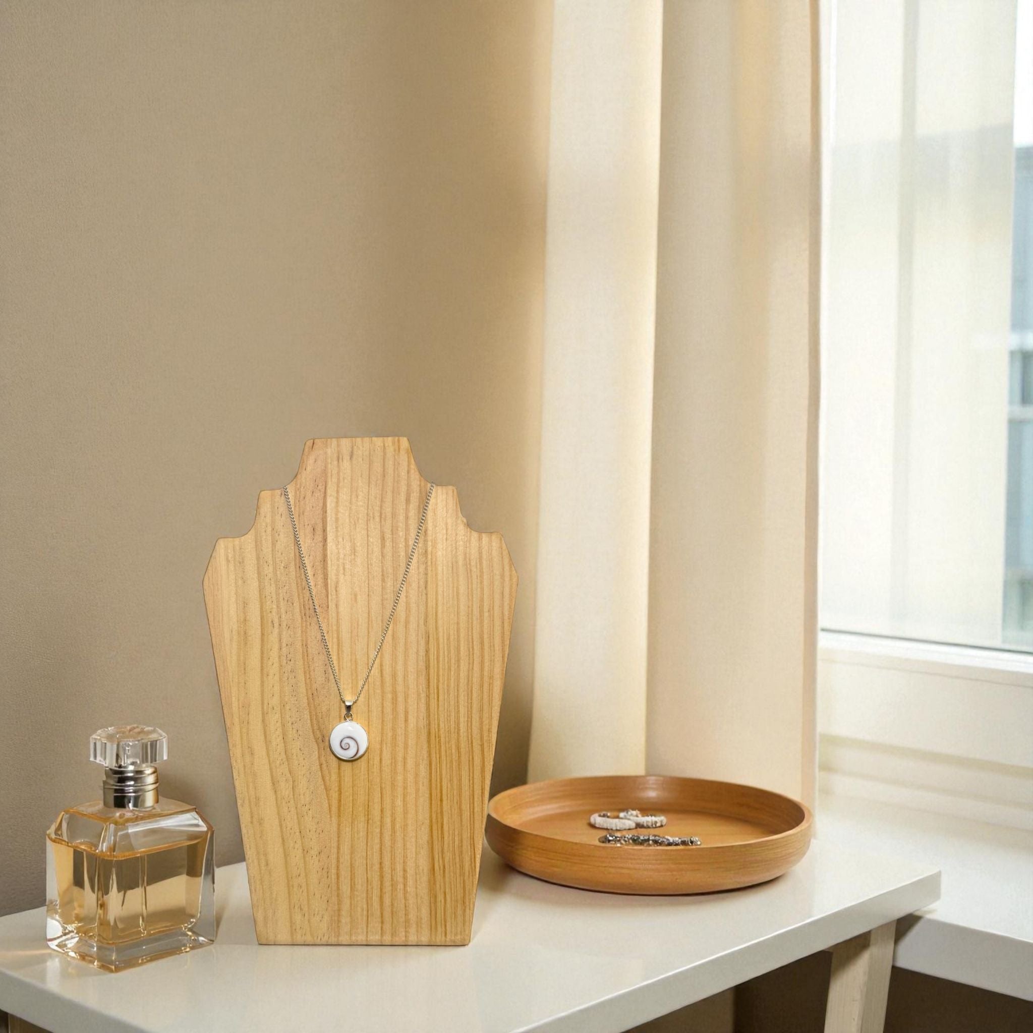 Présentoir Buste plat moyen - Bois clair naturel - Colliers/chaînes Précieuse Lucie