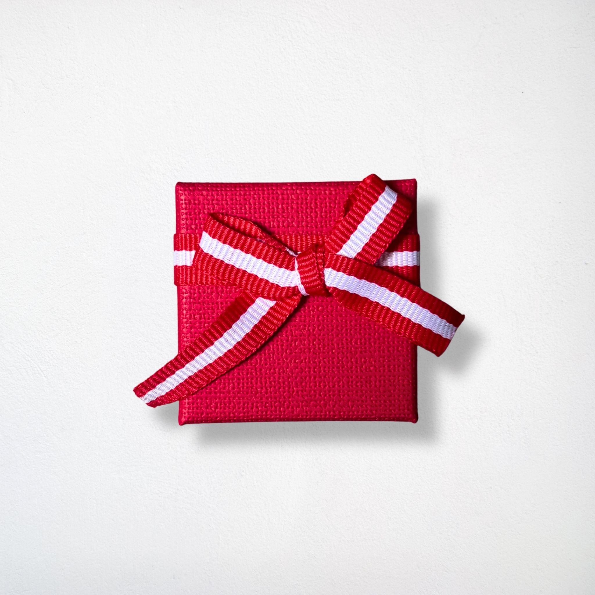 Écrin à Bijoux Bague - Rouge Texturé avec Nœud – 4,5 x 4,5 cm