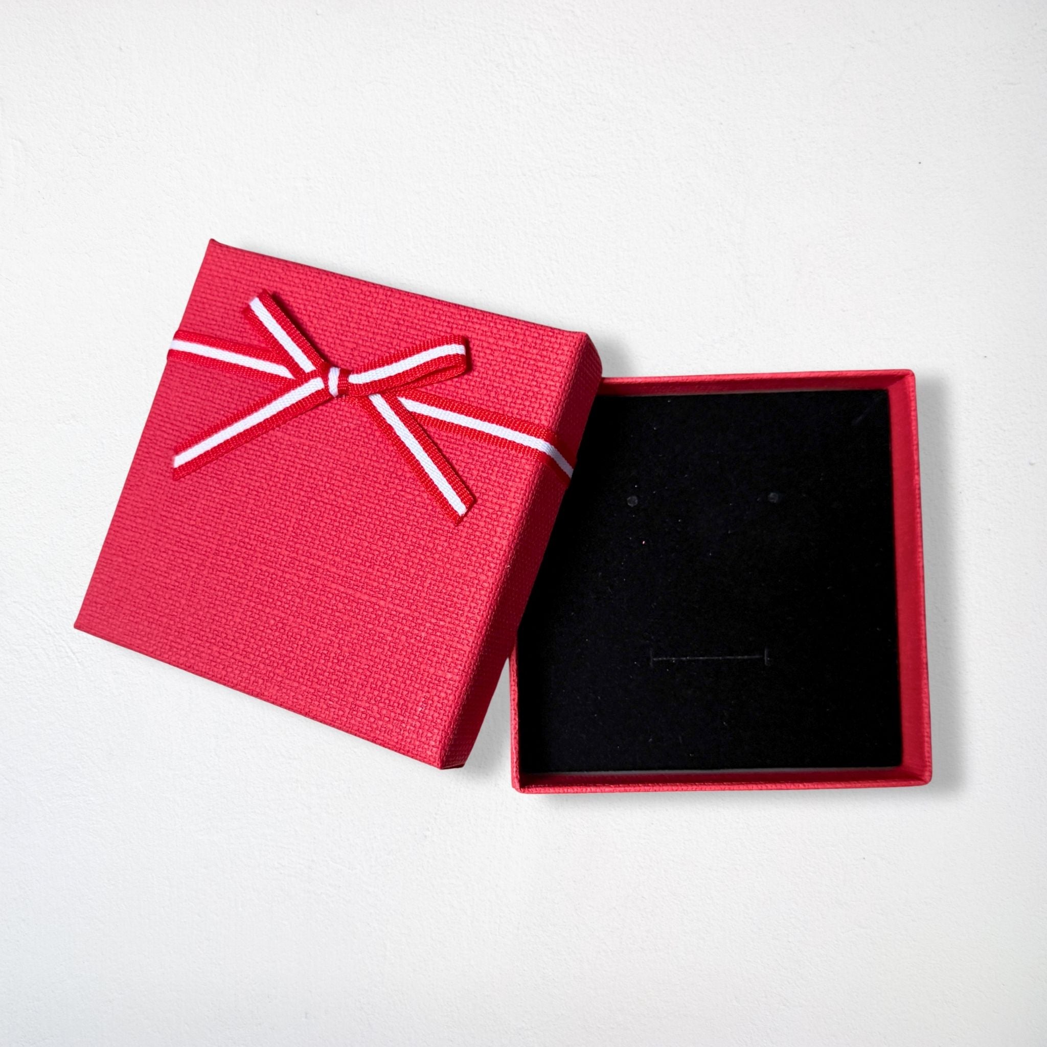 Écrin à Bijoux Parure XL - Rouge Texturé avec Nœud – 8,5 x 8,5 cm