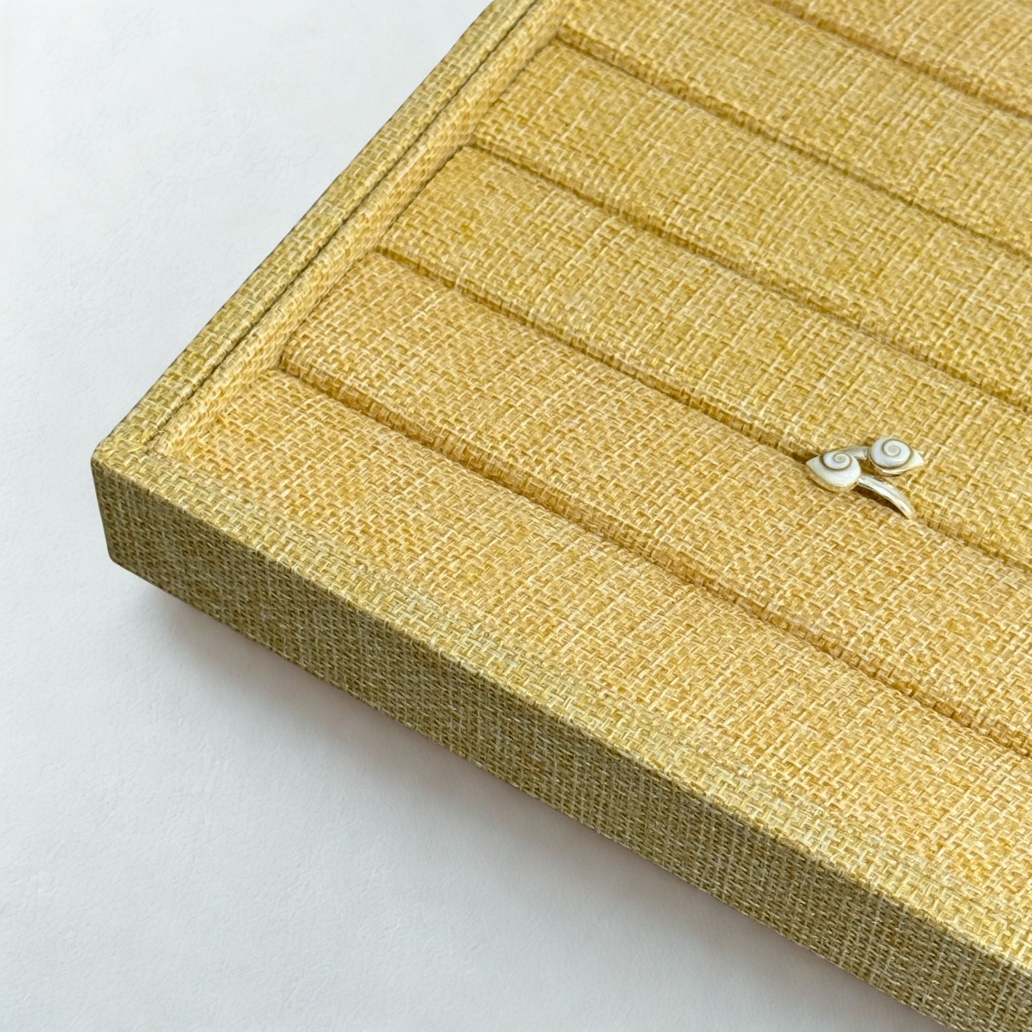 Présentoir Plateau - Toile de jute beige - Bagues