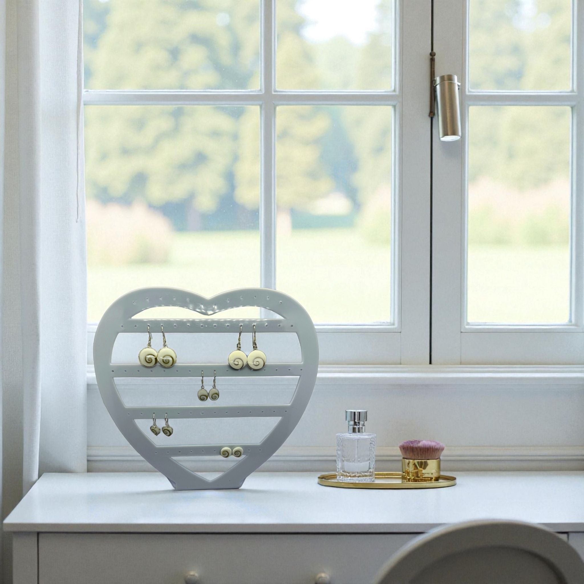 Présentoir forme coeur - Acrylique blanc - Boucles d'oreilles Précieuse Lucie