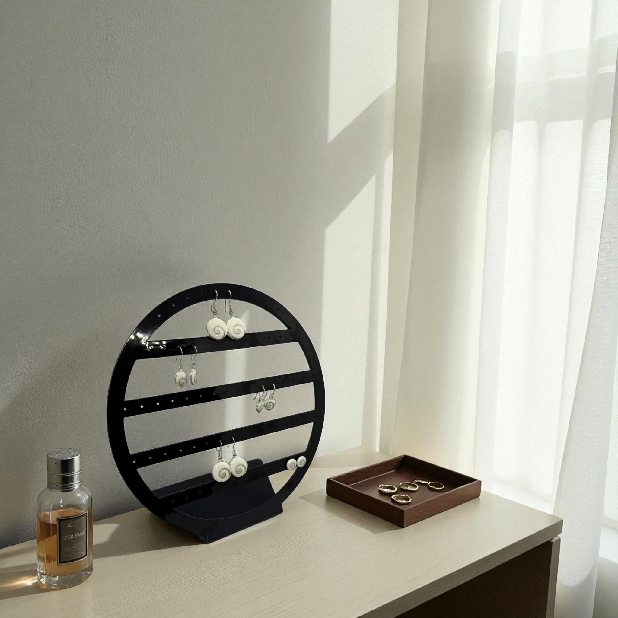 Présentoir forme rond - Acrylique noir - Boucles d'oreilles Précieuse Lucie