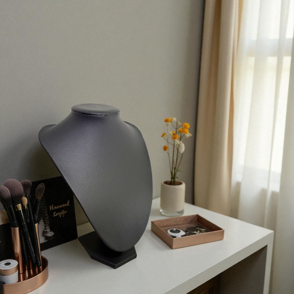 Présentoir Buste moyen - Simili cuir noir - Colliers/chaînes Précieuse Lucie