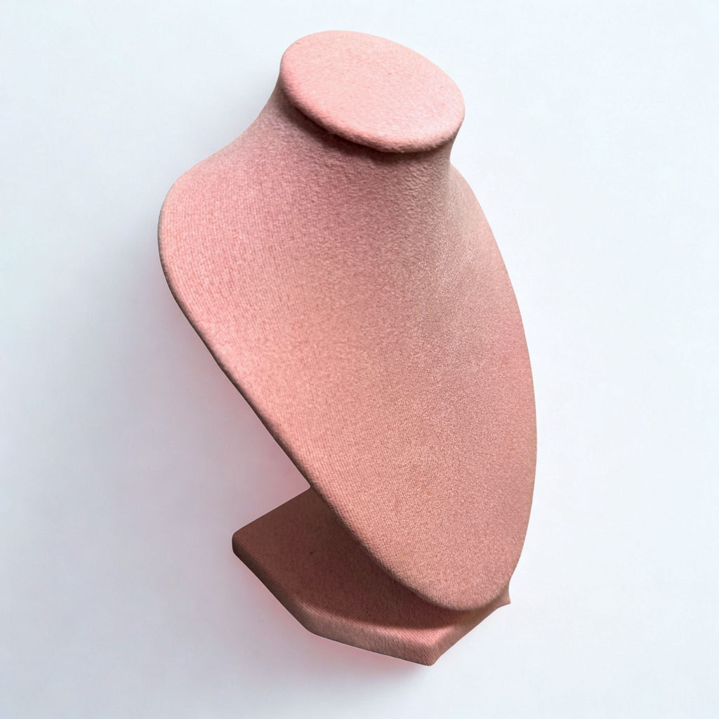 Présentoir Buste mini - Suédine rose - Colliers/chaînes Précieuse Lucie