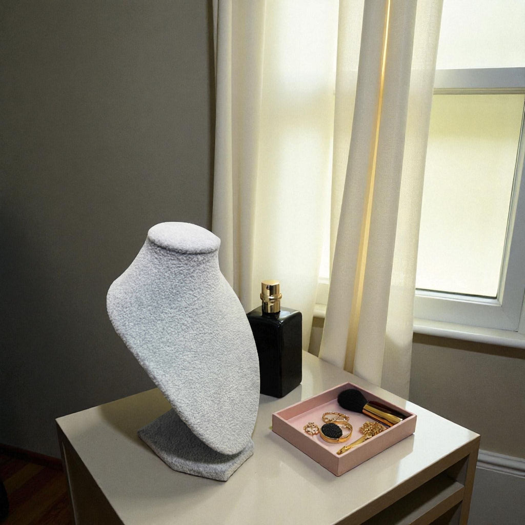 Présentoir Buste mini - Velours gris - Colliers/chaînes Précieuse Lucie