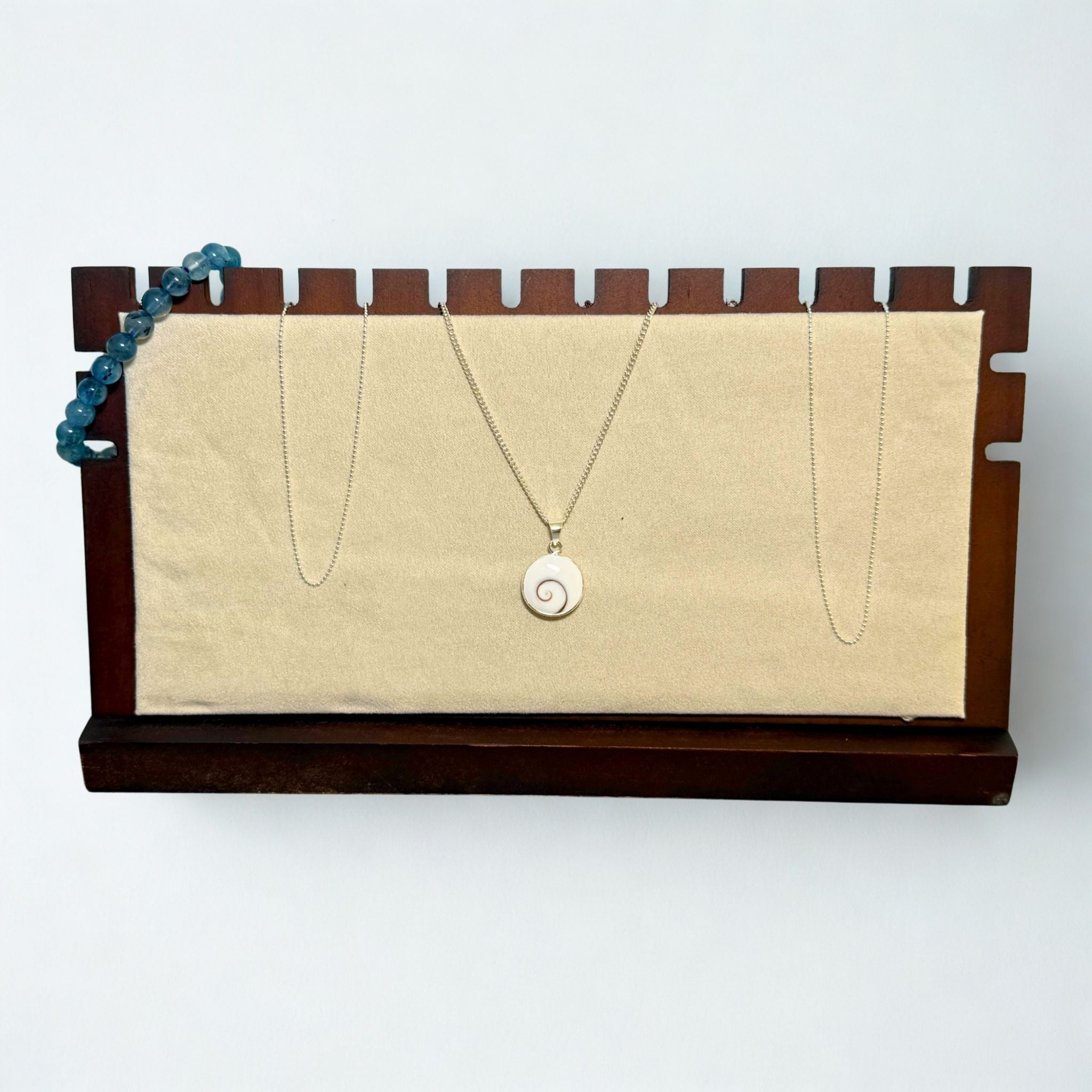 Présentoir Bijoux en L - Bois suédine beige - Colliers/chaînes