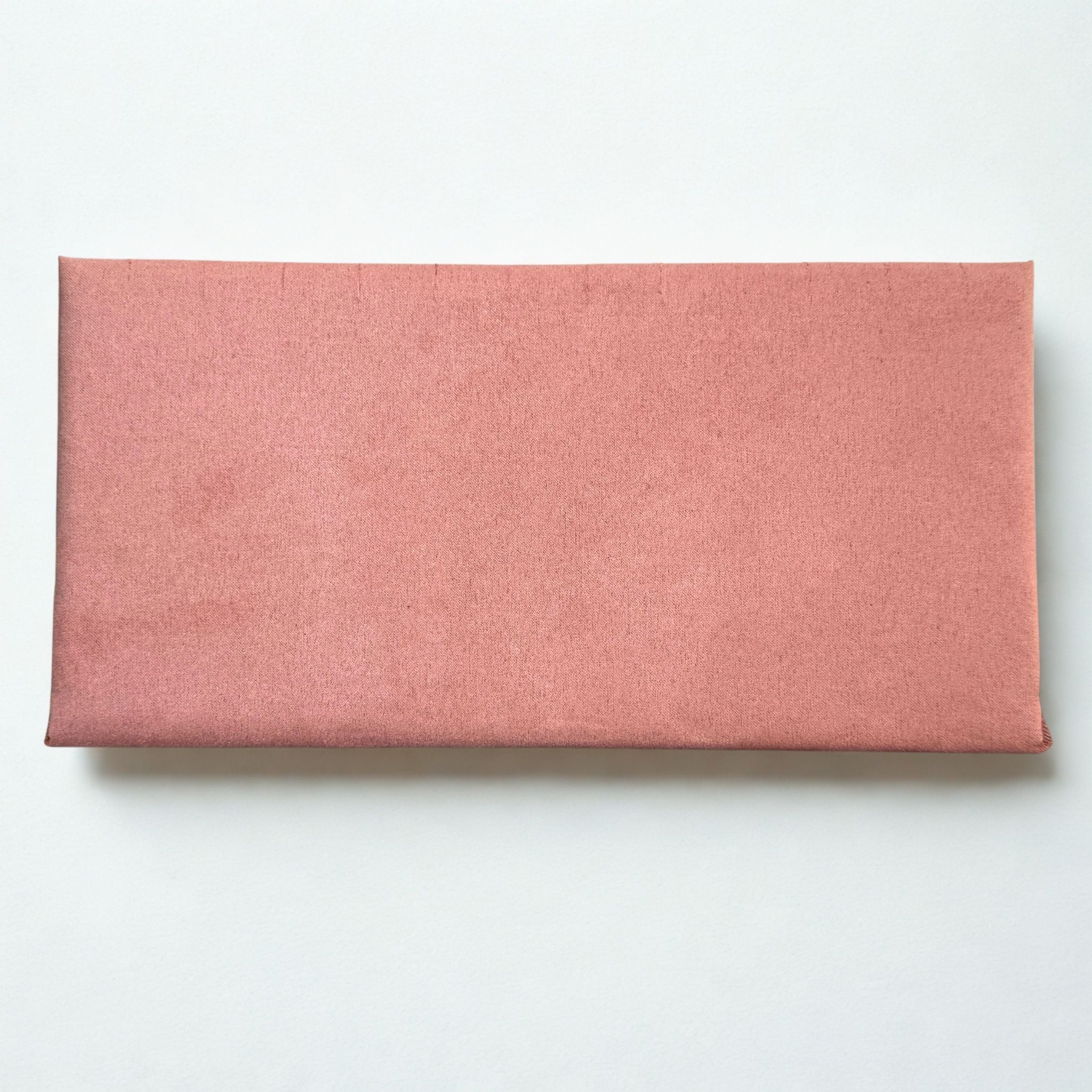 Présentoir Bijoux en L - Suédine rose - Colliers/chaînes Précieuse Lucie