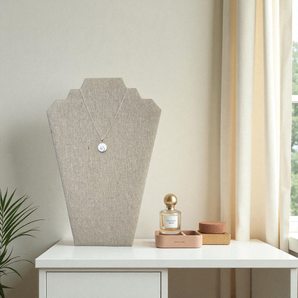 Présentoir Buste plat grand - Coton beige - Colliers/chaînes Précieuse Lucie