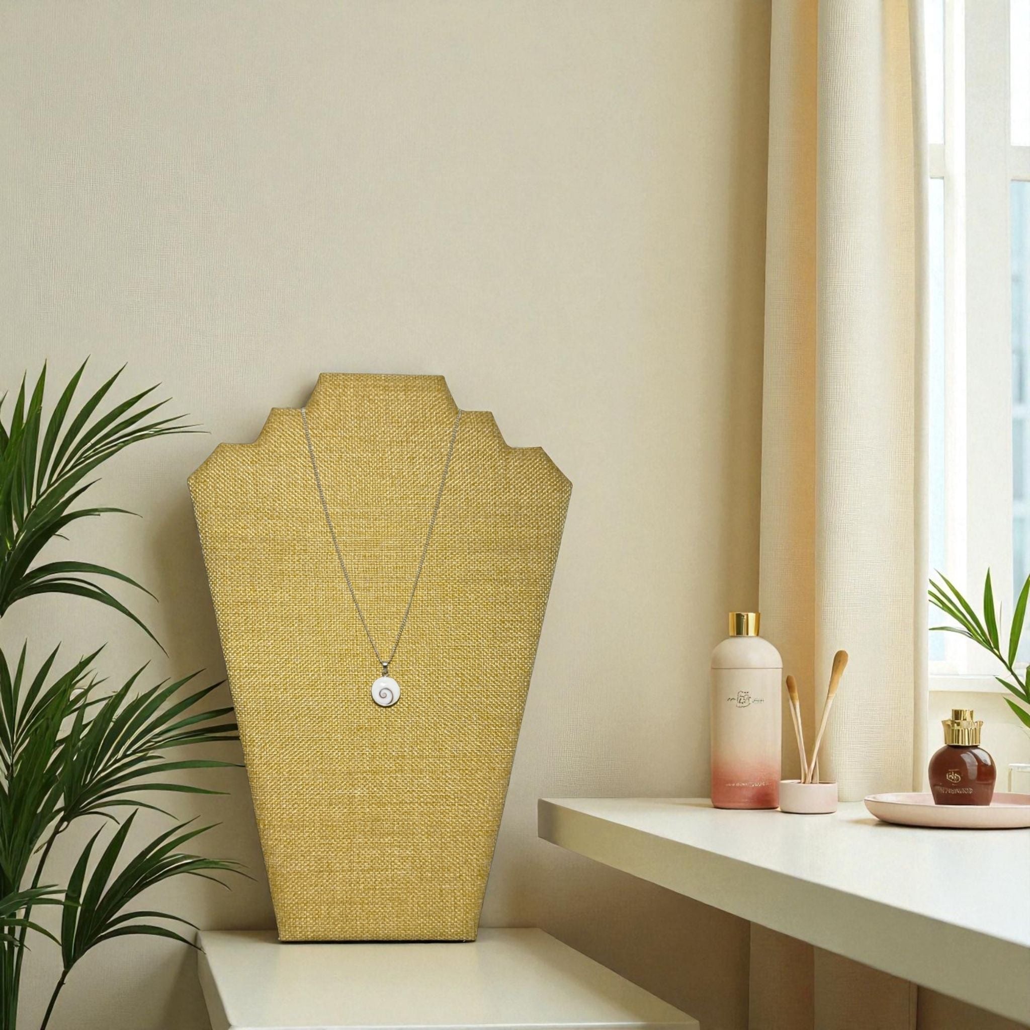 Présentoir Buste plat grand - Toile de jute beige - Colliers/chaînes Précieuse Lucie