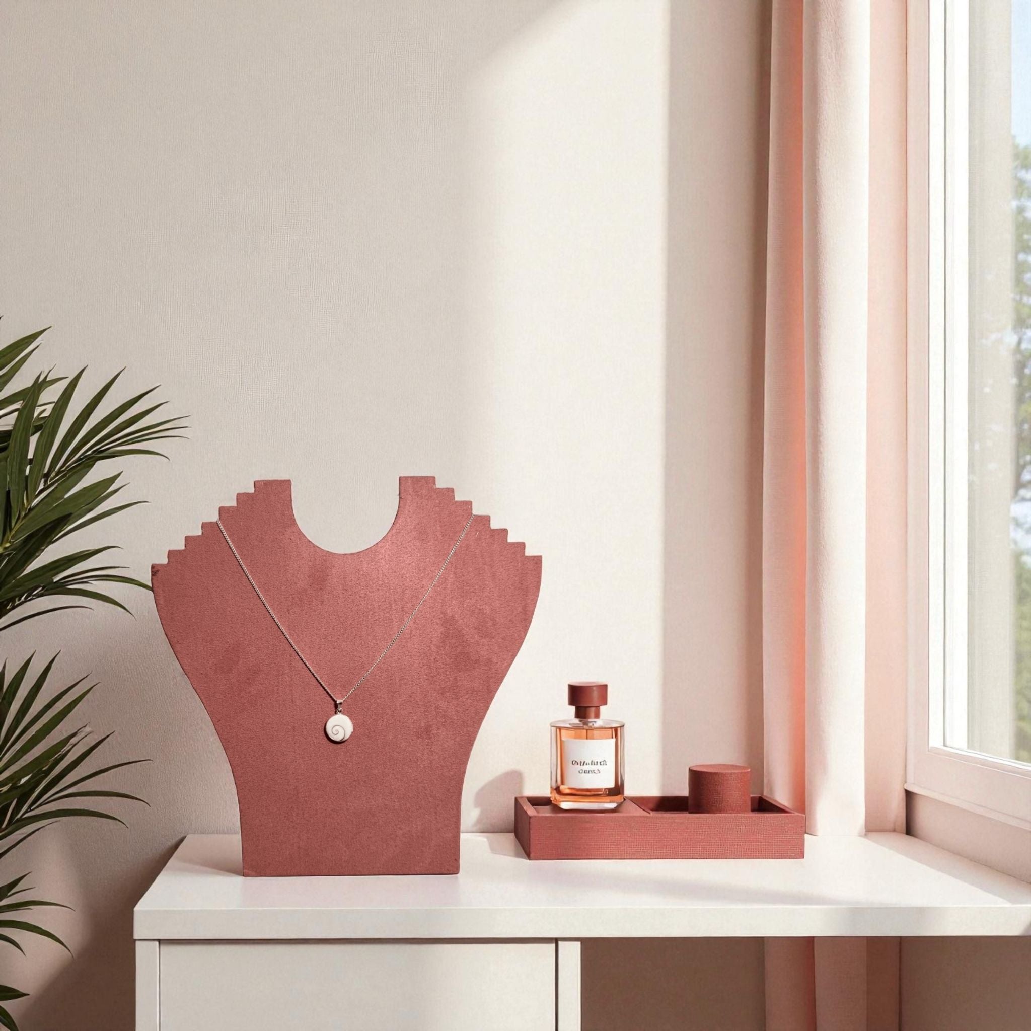 Présentoir Buste plat moyen - Suédine rose - Colliers/chaînes Précieuse Lucie